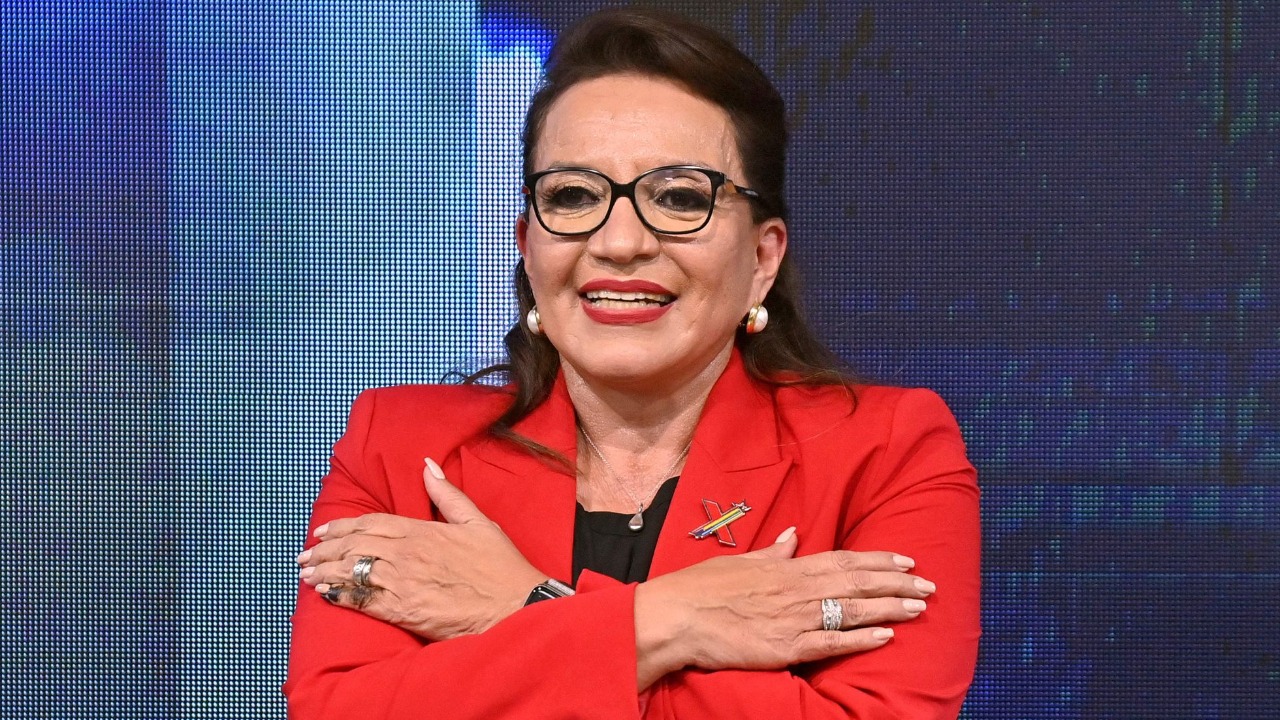 Xiomara Castro candidata presidencial de Honduras en campaña